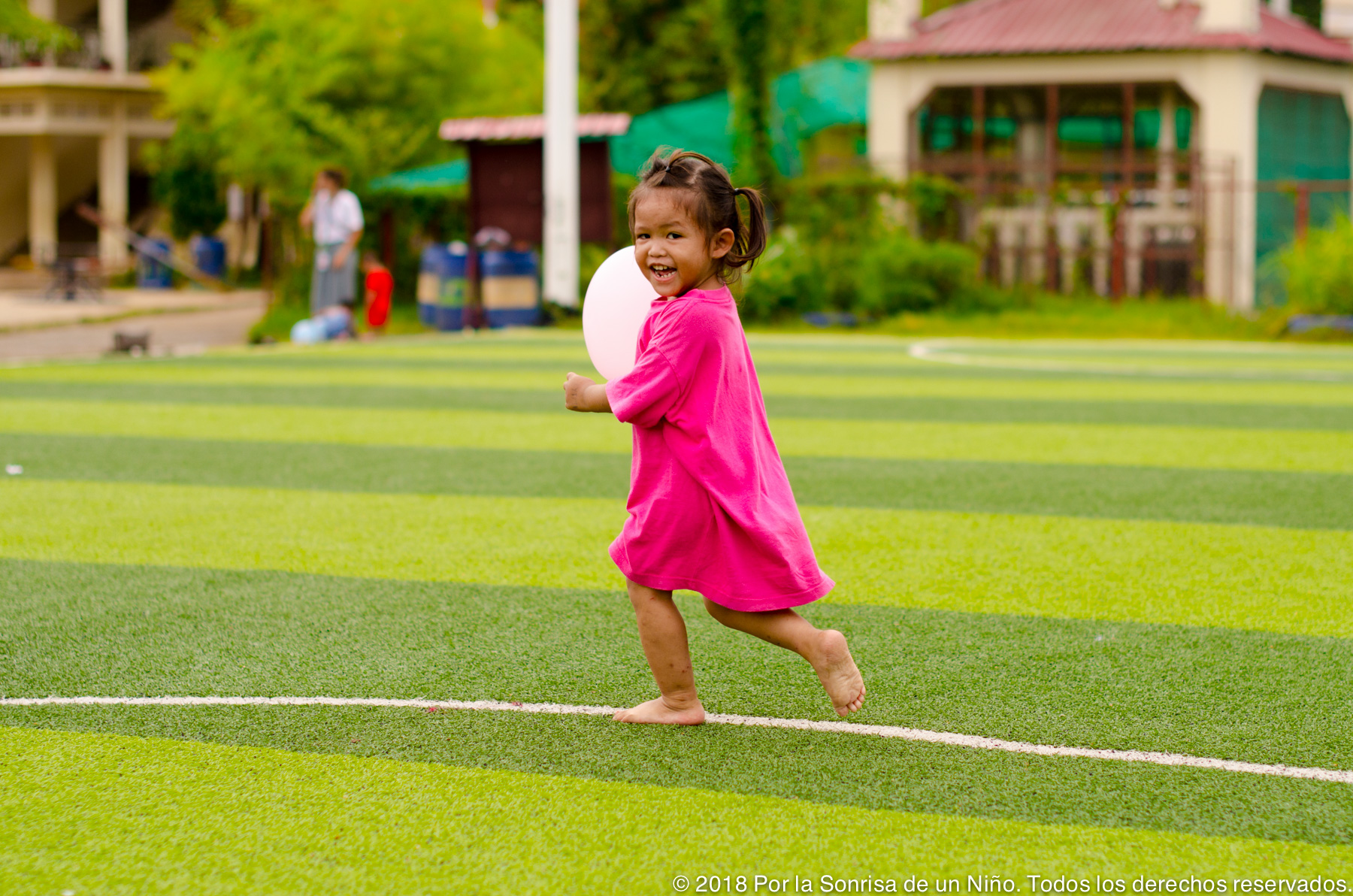 Niña corriendo