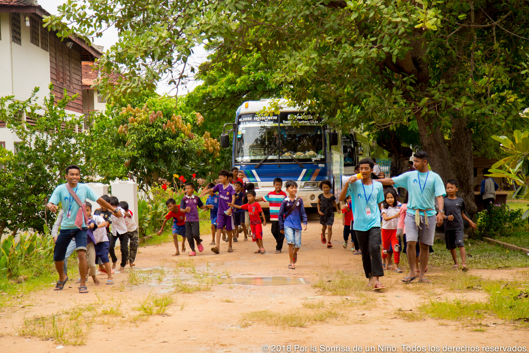 Llegada de los autobuses al centro de Siem Reap