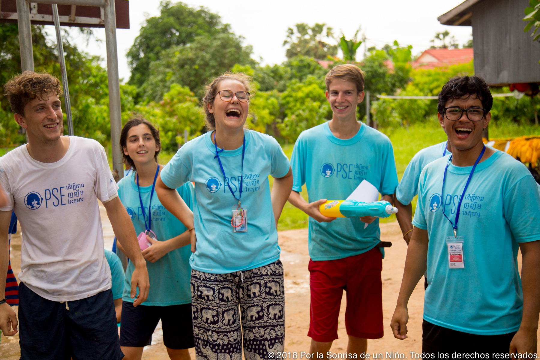 Algunos monitores del equipo de Siem Reap