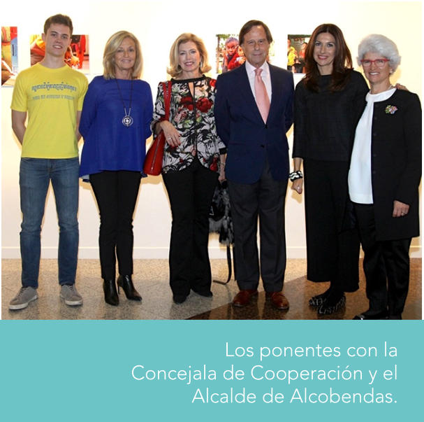 Los ponentes con la Concejala de Cooperacin y el  Alcalde de Alcobendas.