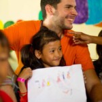 Se anima a los niños a dibujar sobre sus sueños de futuro para hablar sobre ellos más tarde.