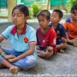 La méditation est très importante pour que les enfants se détendent.